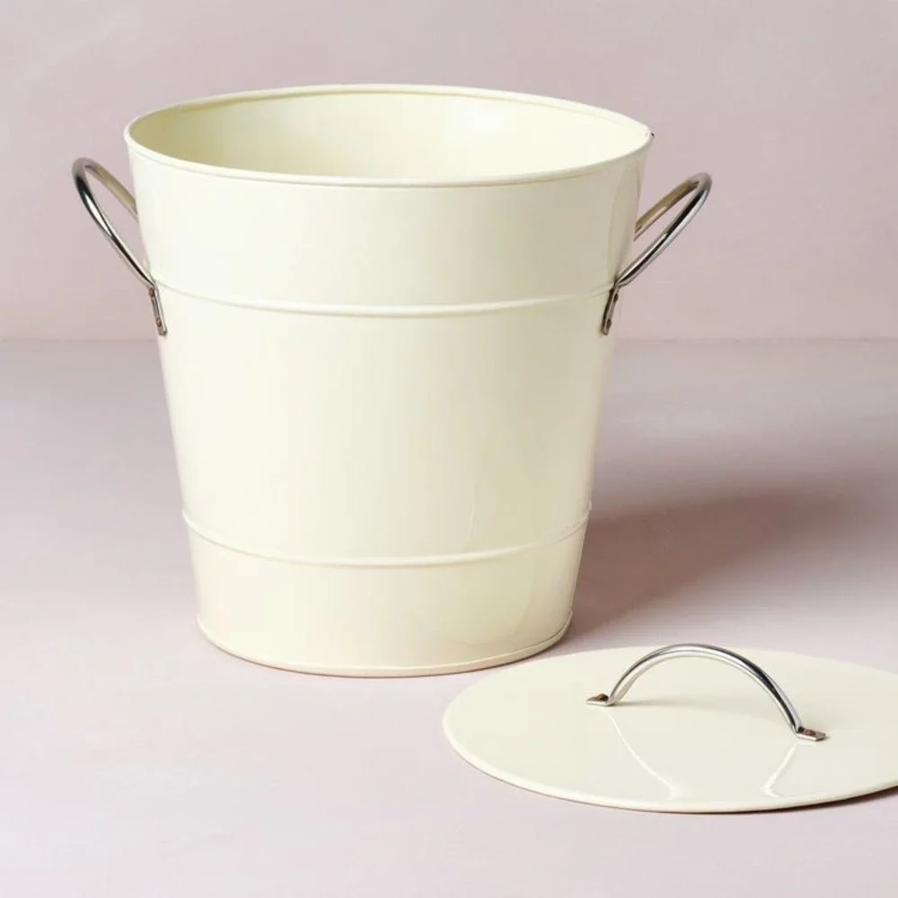 White Galvanize Ice Bucket With Lid and Scoop